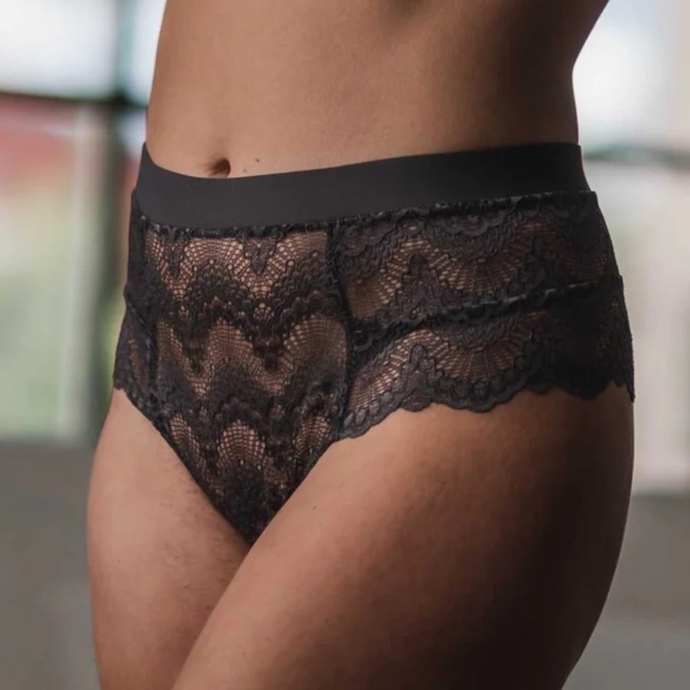Understatement Lace Highwaist String - Picture 2 of 6